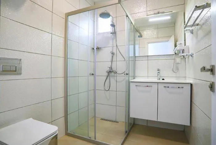 Apartahotel Queen Victoria 3*